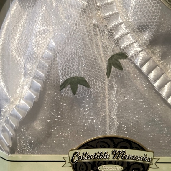 Porcelain Doll Collectable Memories Bride Emma - Picture 5 of 7